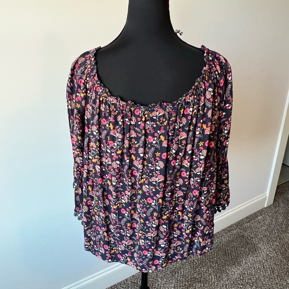 Coco & Jaimeson Blue Floral Peasant Boho Cottage Crochet Bell Blouse Size L - Picture 4 of 8